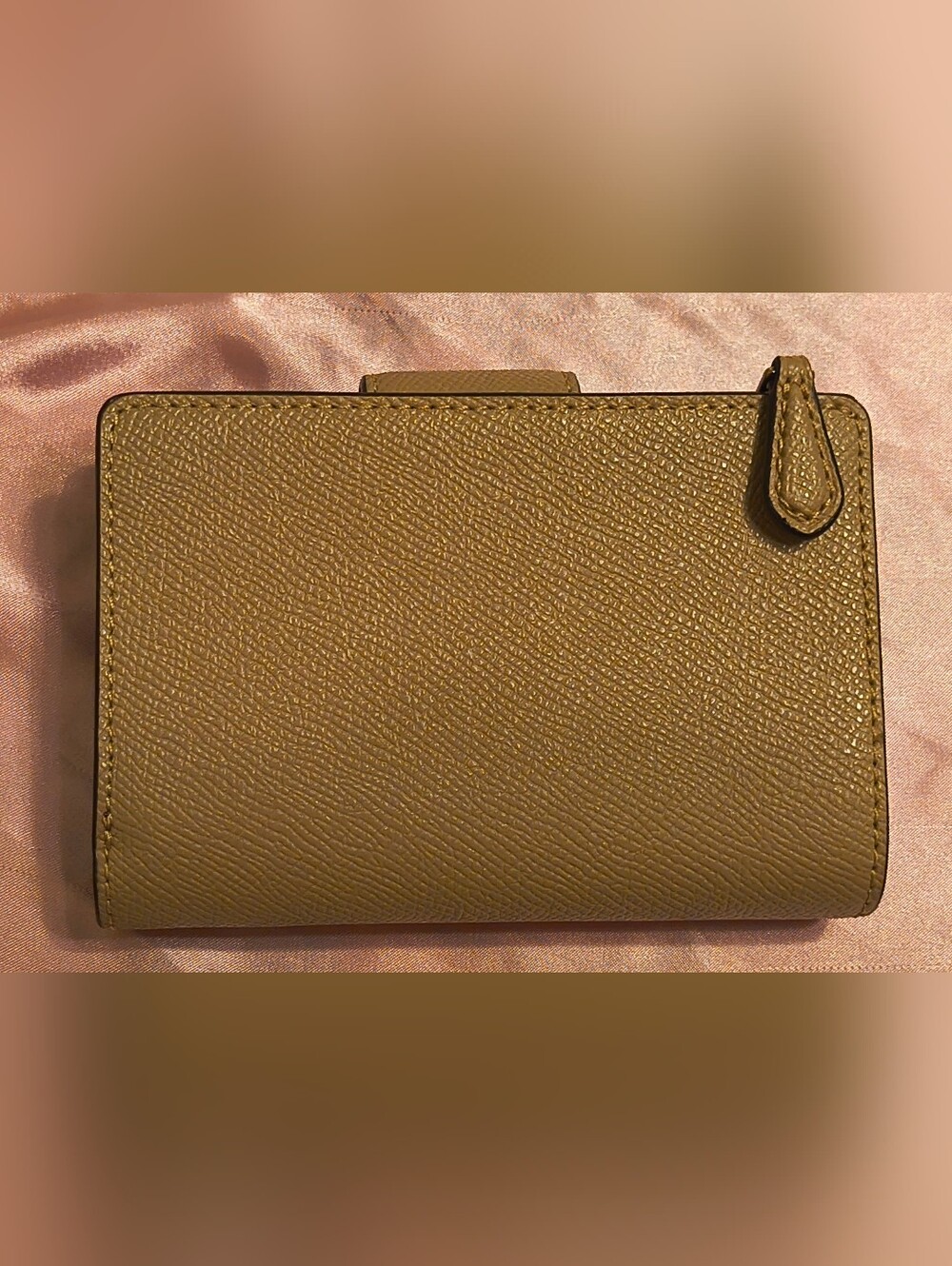 Coach NWOT Medium Corner Zip Wallet - Taupe Crossgrain Leather - Picture 2 of 6